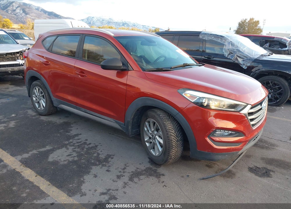 2017 HYUNDAI TUCSON SE VIN: KM8J33A40HU261627