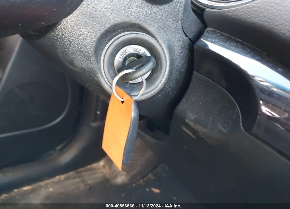 2011 KIA SORENTO LX VIN: 5XYKT3A13BG094199