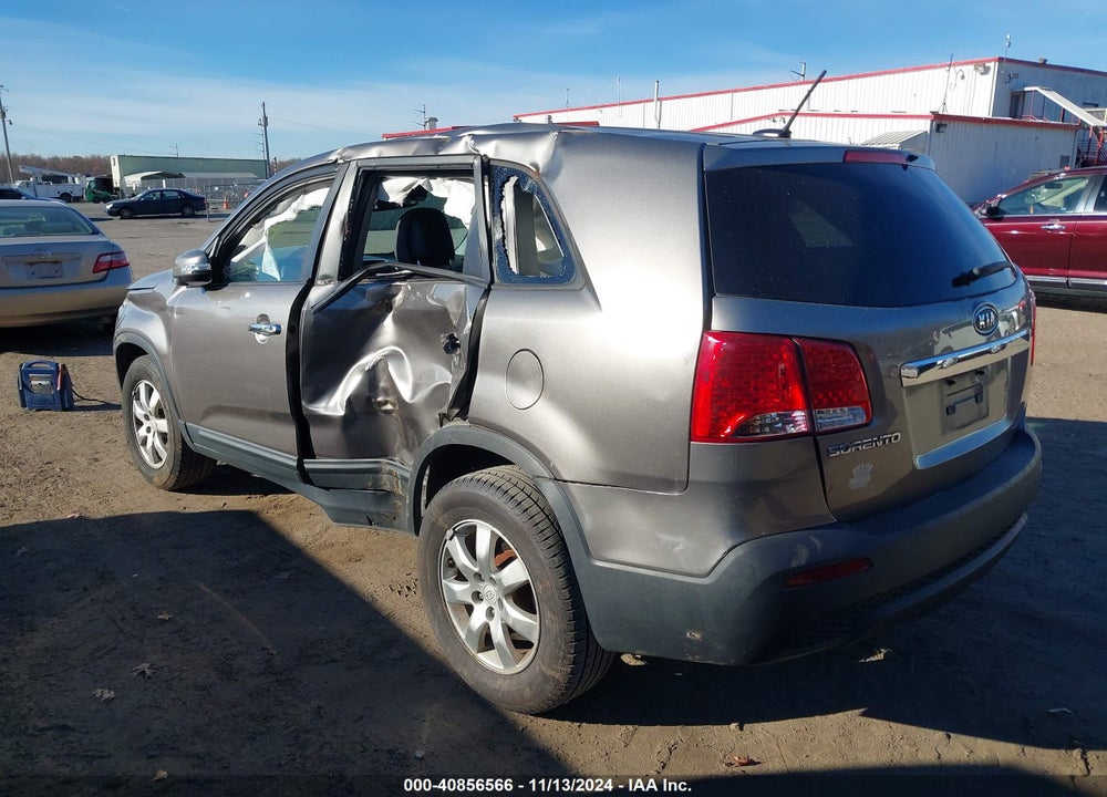 2011 KIA SORENTO LX VIN: 5XYKT3A13BG094199