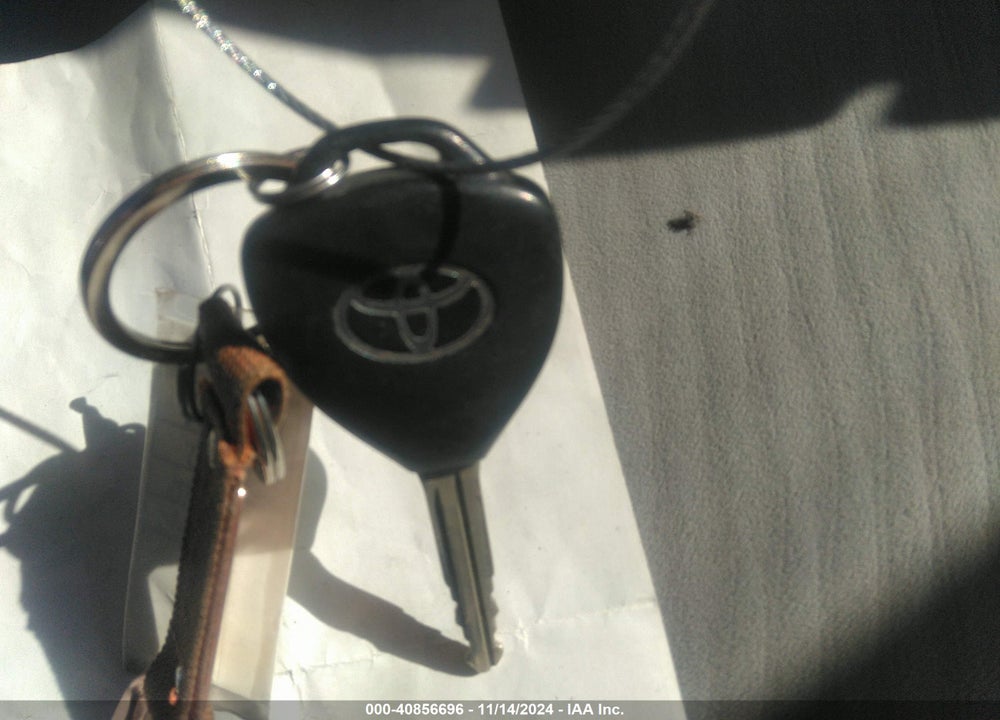 2010 TOYOTA COROLLA LE VIN: JTDBU4EE8AJ066977