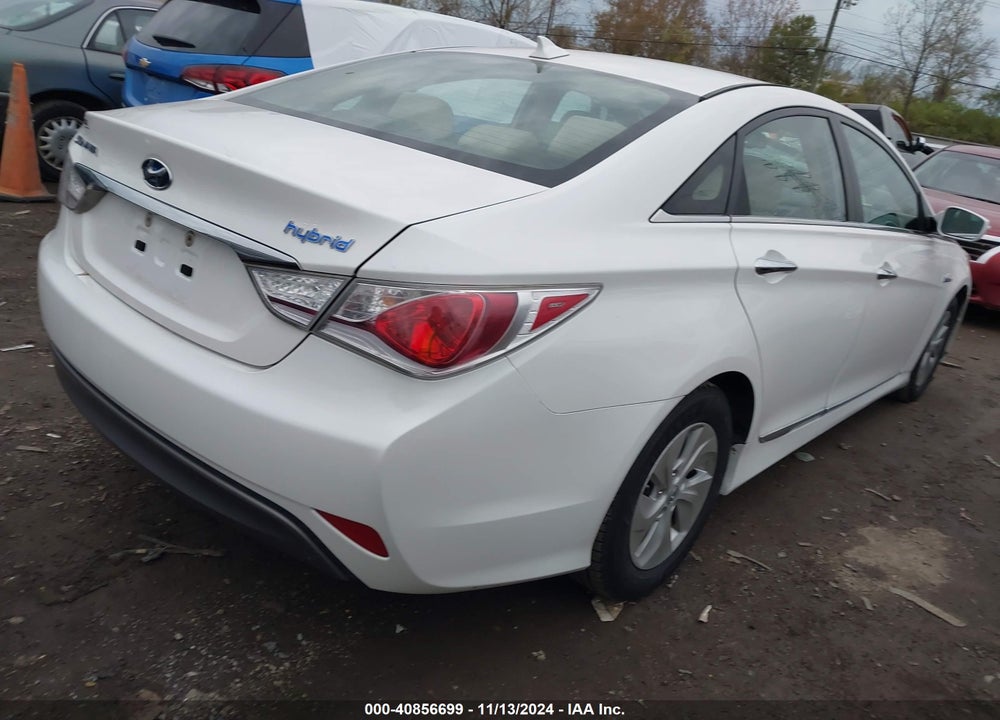 2015 HYUNDAI SONATA HYBRID VIN: KMHEC4A4XFA133479