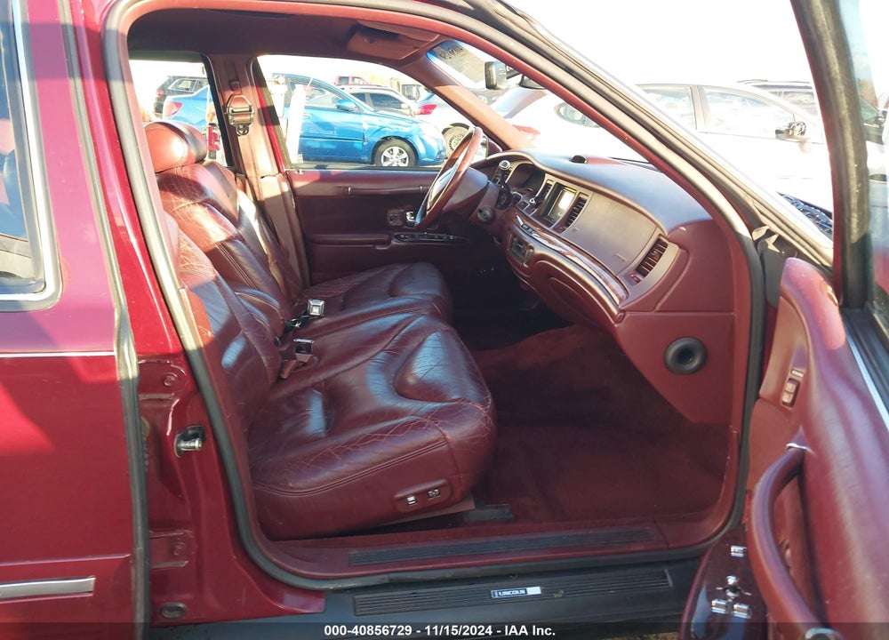 1996 LINCOLN TOWN CAR CARTIER VIN: 1LNLM83W1TY616193