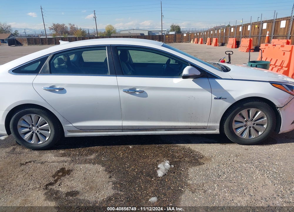 2016 HYUNDAI SONATA HYBRID SE VIN: KMHE24L18GA018483