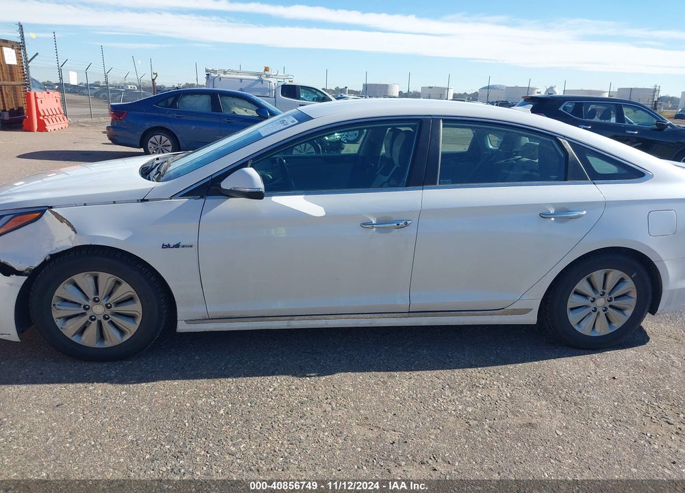 2016 HYUNDAI SONATA HYBRID SE VIN: KMHE24L18GA018483