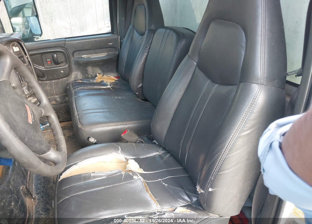 2007 GMC C7500 C7C042 VIN: 1GDJ7C1327F404107
