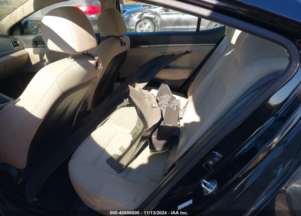 2018 HYUNDAI ELANTRA SE VIN: KMHD74LF7JU442560