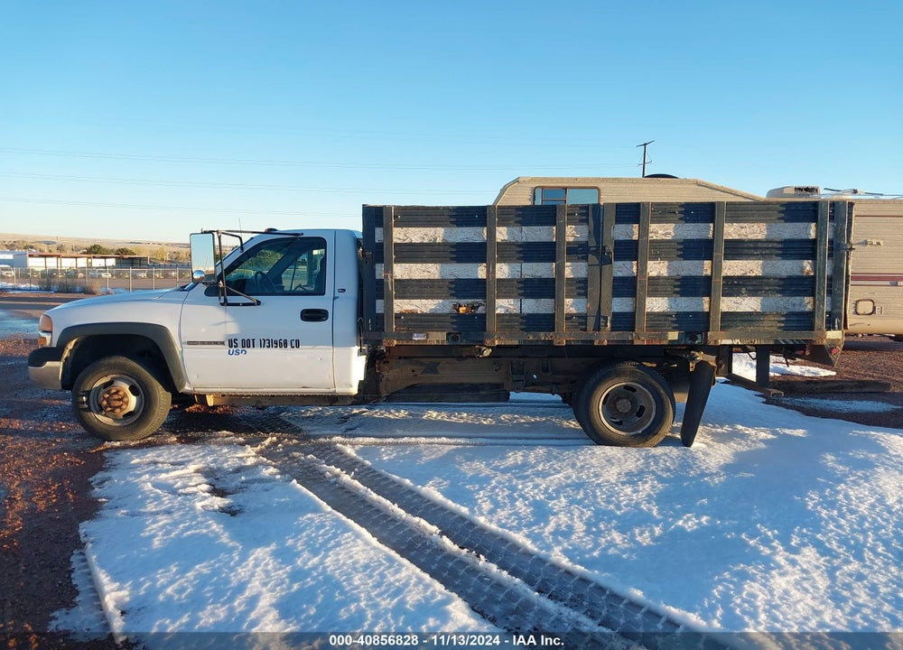 2001 GMC SIERRA 3500 CHASSIS SL VIN: 1GDJK34U41F111089