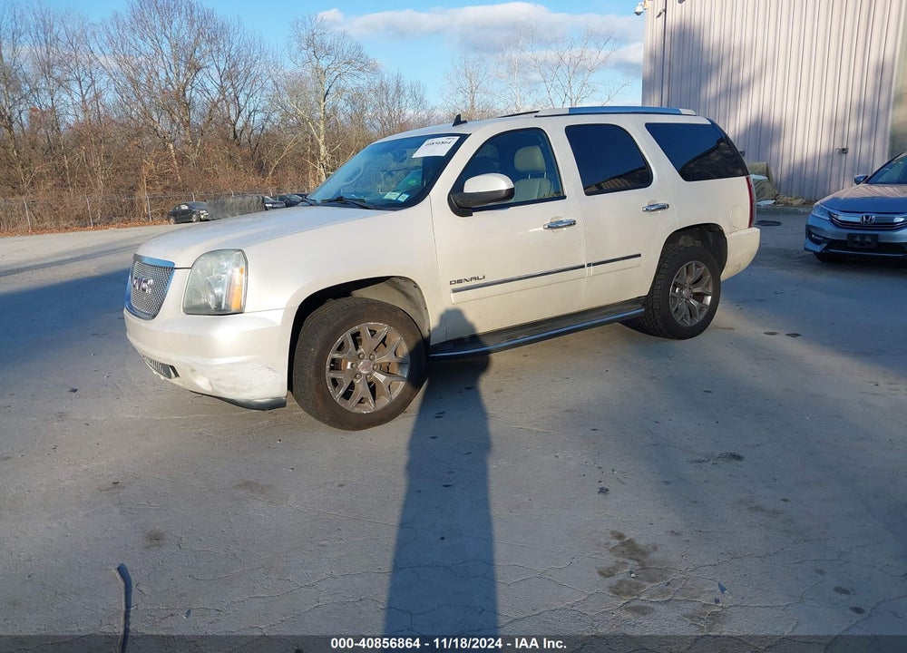 2011 GMC YUKON DENALI VIN: 1GKS2EEF4BR308112