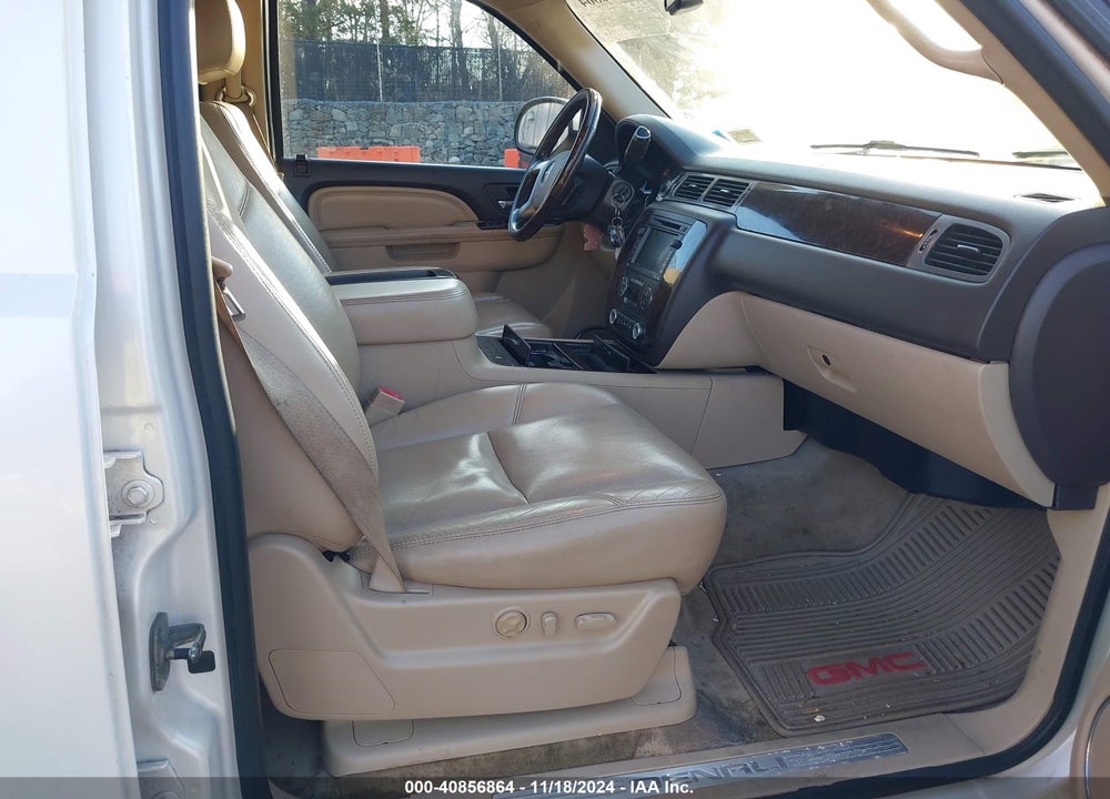 2011 GMC YUKON DENALI VIN: 1GKS2EEF4BR308112