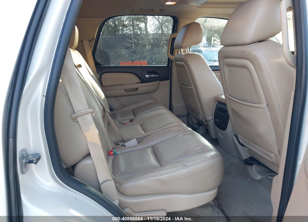 2011 GMC YUKON DENALI VIN: 1GKS2EEF4BR308112