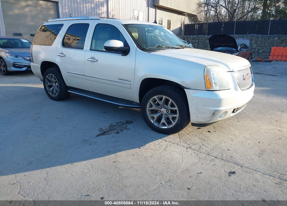 2011 GMC YUKON DENALI VIN: 1GKS2EEF4BR308112