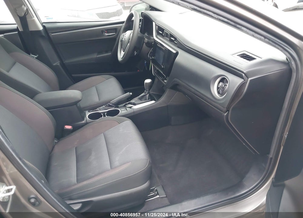 2018 TOYOTA COROLLA LE VIN: 2T1BURHE0JC026526