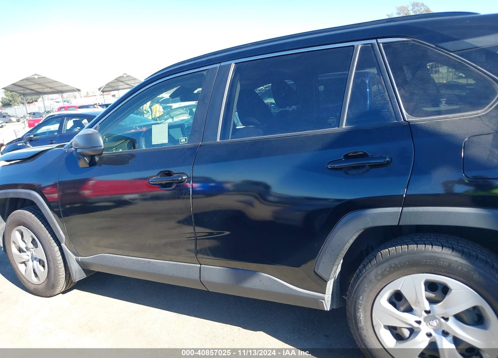 2019 TOYOTA RAV4 LE VIN: JTMH1RFV7KD015887