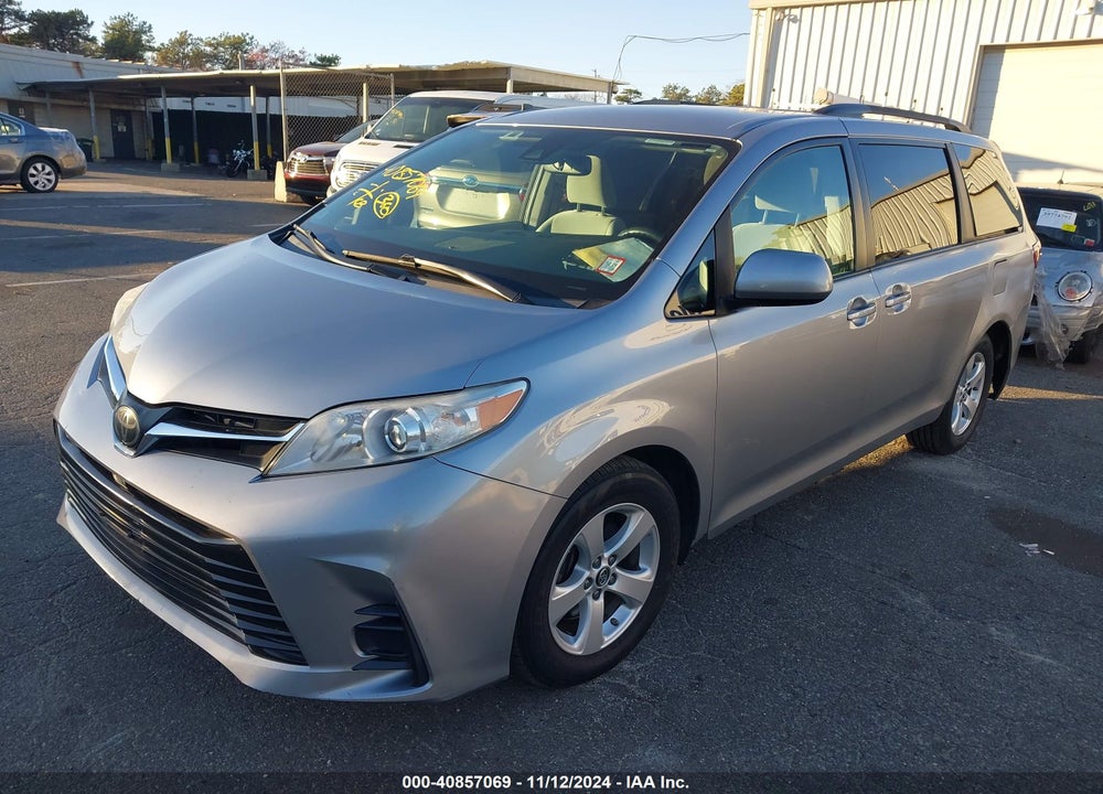 2018 TOYOTA SIENNA LE 8 PASSENGER VIN: 5TDKZ3DC0JS907026