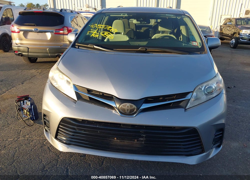2018 TOYOTA SIENNA LE 8 PASSENGER VIN: 5TDKZ3DC0JS907026