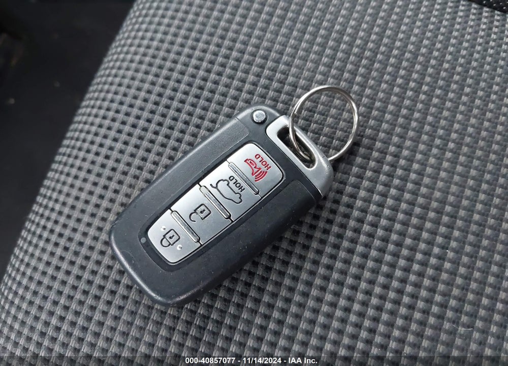 2013 HYUNDAI ELANTRA GT VIN: KMHD35LE7DU081229