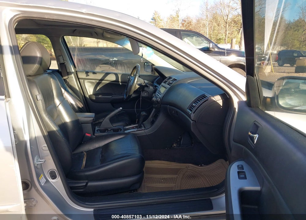 2003 HONDA ACCORD 2.4 EX VIN: JHMCM566X3C046088