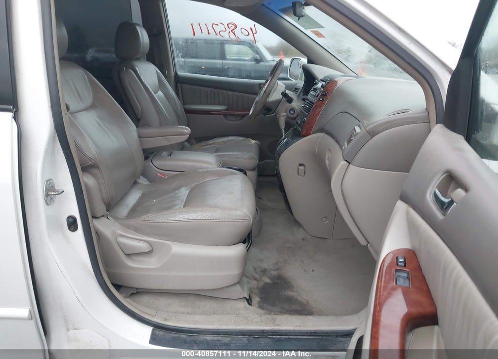 2004 TOYOTA SIENNA XLE VIN: 5TDZA22C44S169187