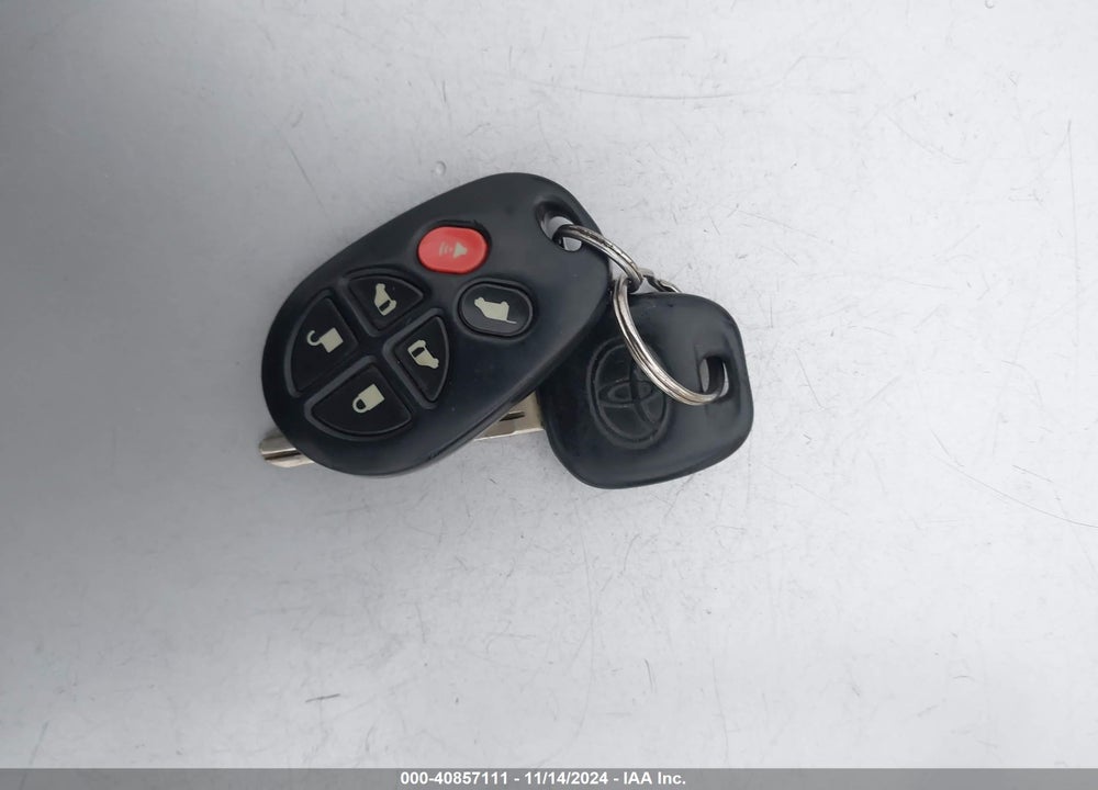 2004 TOYOTA SIENNA XLE VIN: 5TDZA22C44S169187