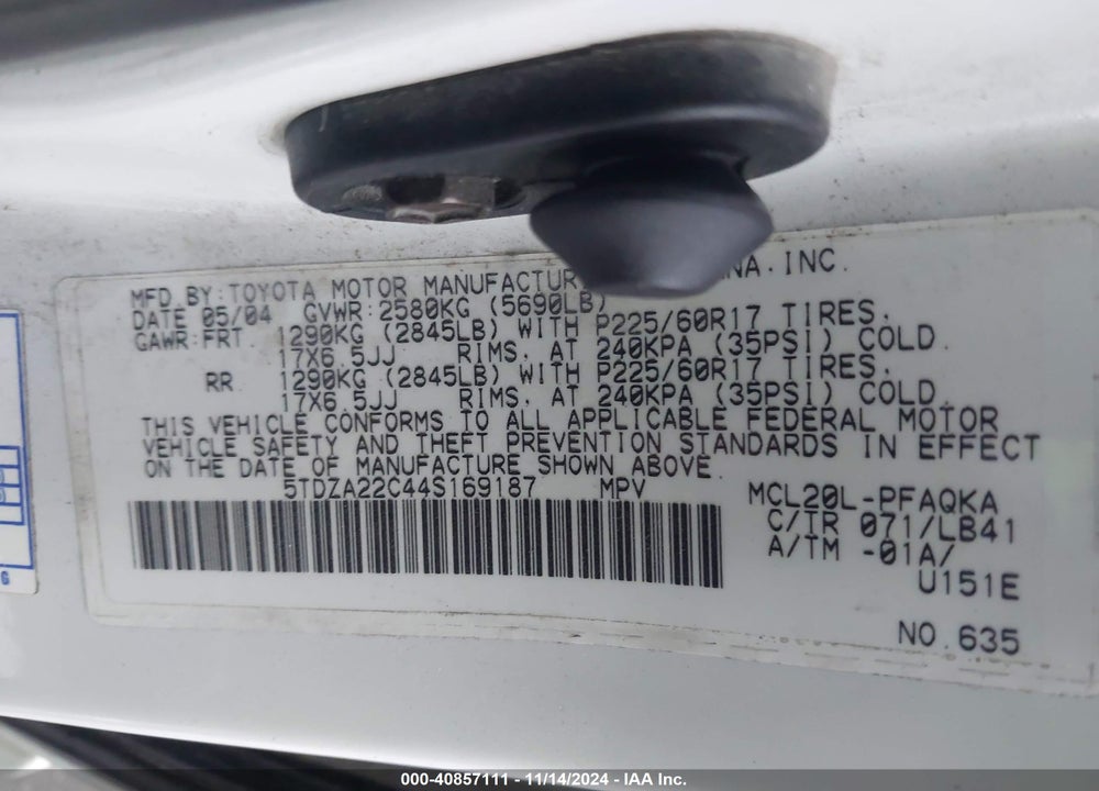 2004 TOYOTA SIENNA XLE VIN: 5TDZA22C44S169187