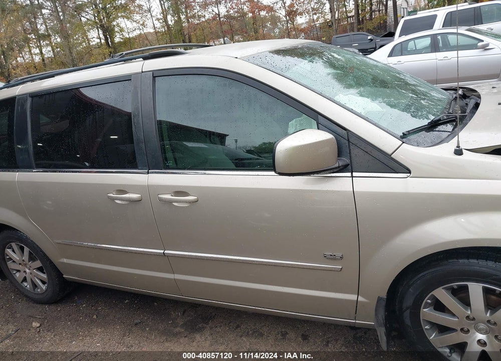 2009 CHRYSLER TOWN & COUNTRY TOURING VIN: 2A8HR54X89R657041
