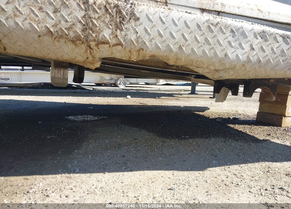 1998 TRAILER TRAVIS BODY & VIN: 1T91F3825W1247621