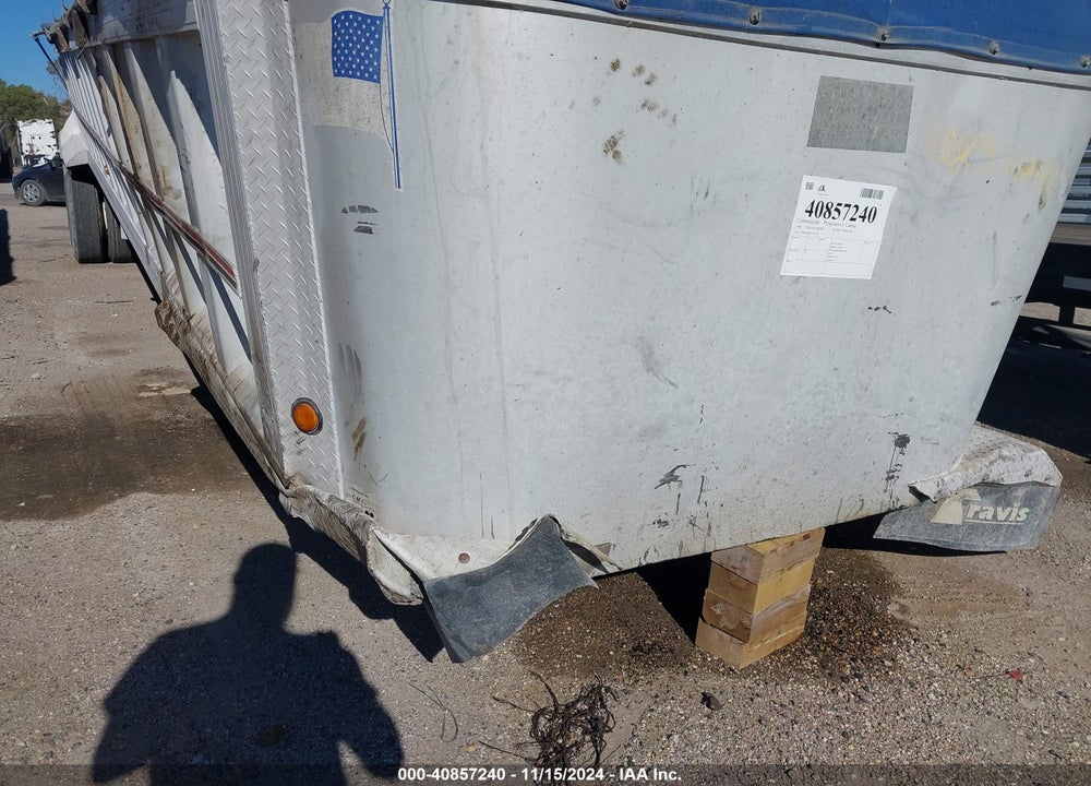 1998 TRAILER TRAVIS BODY & VIN: 1T91F3825W1247621