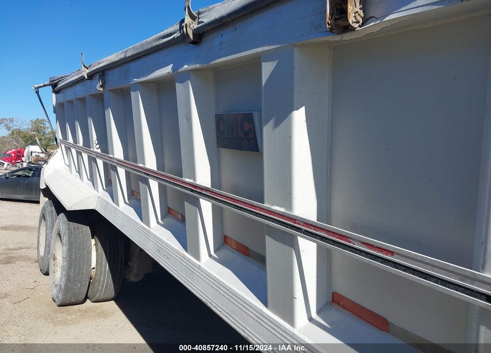 1998 TRAILER TRAVIS BODY & VIN: 1T91F3825W1247621