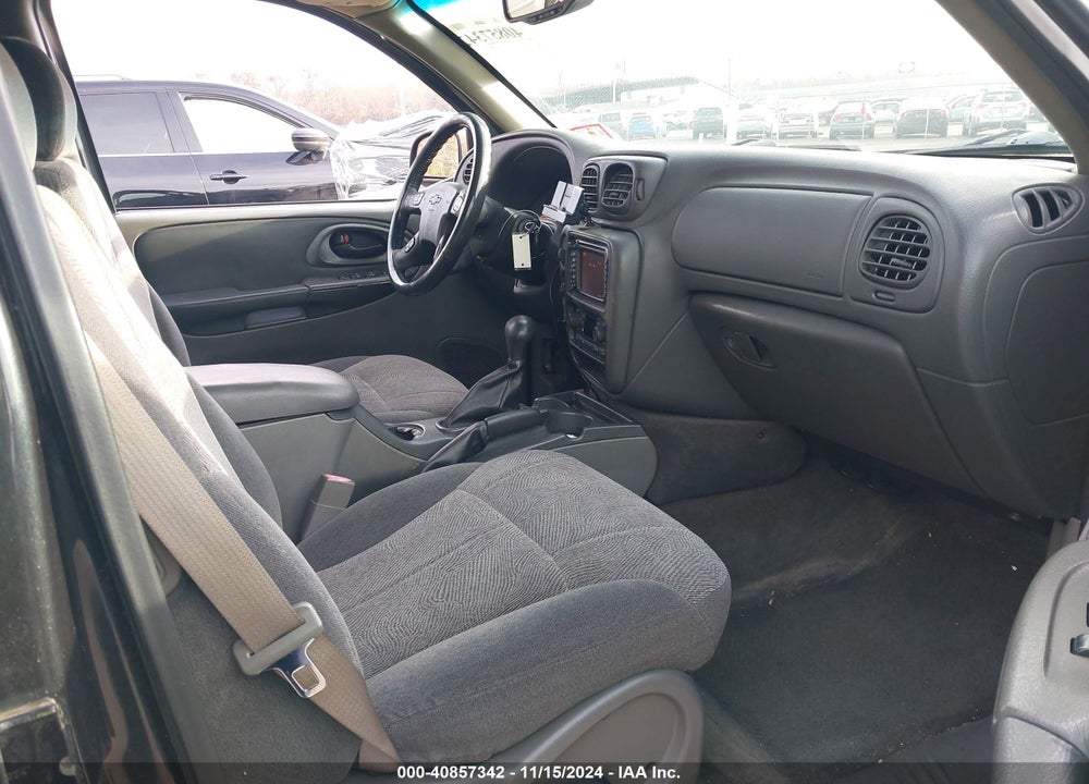 2004 CHEVROLET TRAILBLAZER LT VIN: 1GNDT13S442293611