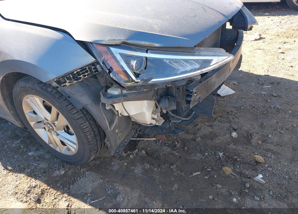 2019 HYUNDAI ELANTRA VIN: KMHD84LF4KU738263