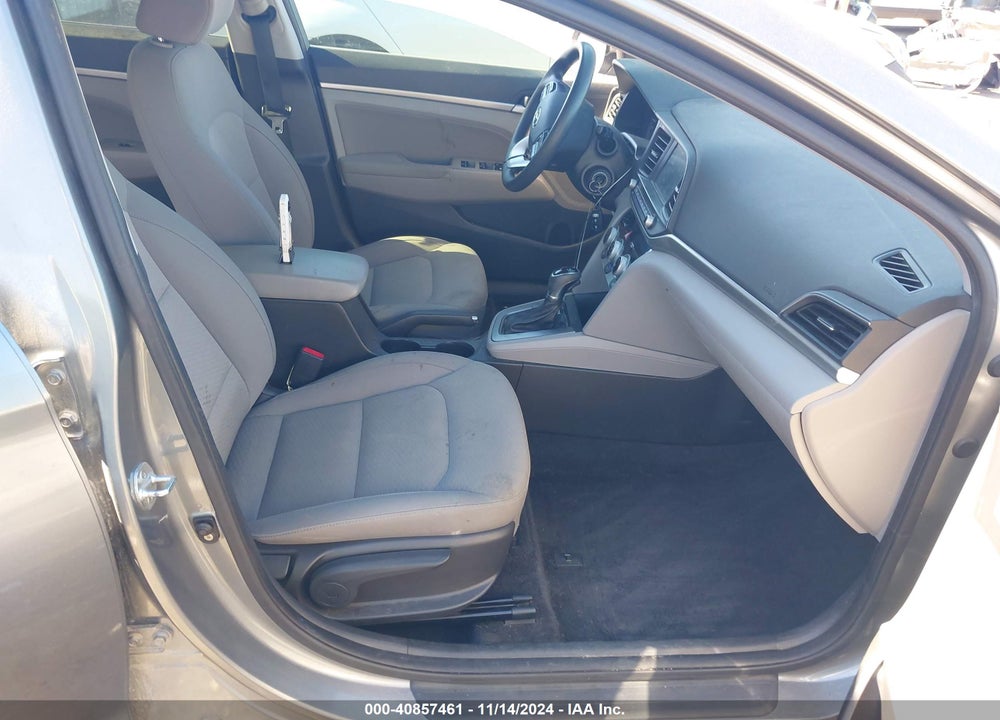 2019 HYUNDAI ELANTRA VIN: KMHD84LF4KU738263