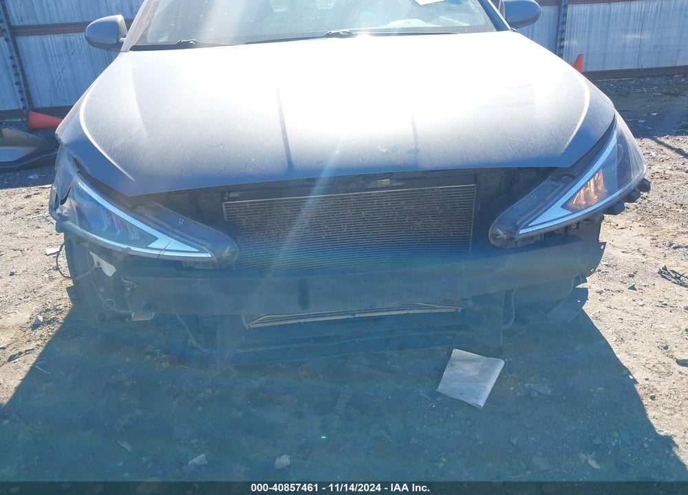 2019 HYUNDAI ELANTRA VIN: KMHD84LF4KU738263