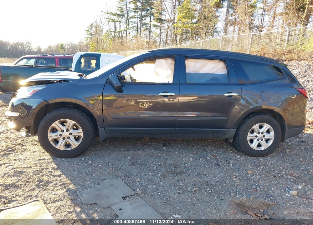 2016 CHEVROLET TRAVERSE LS VIN: 1GNKVFED2GJ235438