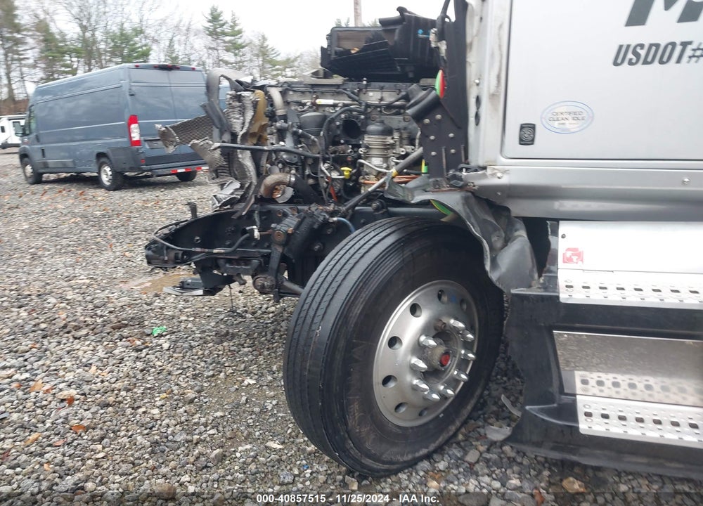 2018 WESTERN STAR 5700 XE SET BACK AXLE W/SLEEPER VIN: 5KJJBHDR5JLJS7982