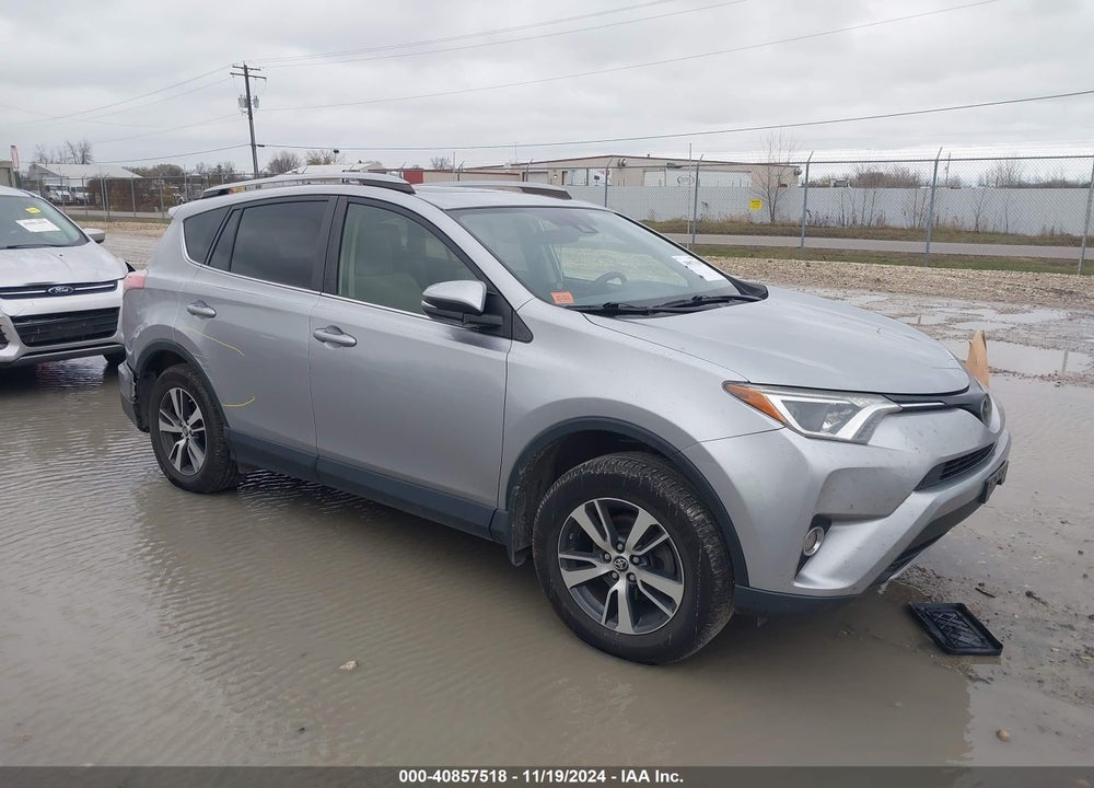 2018 TOYOTA RAV4 ADVENTURE/XLE VIN: JTMRFREV2JJ247403