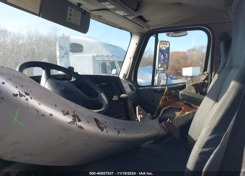 2013 FREIGHTLINER M2 112 MEDIUM DUTY VIN: 1FVHC5DV7DHFF3235