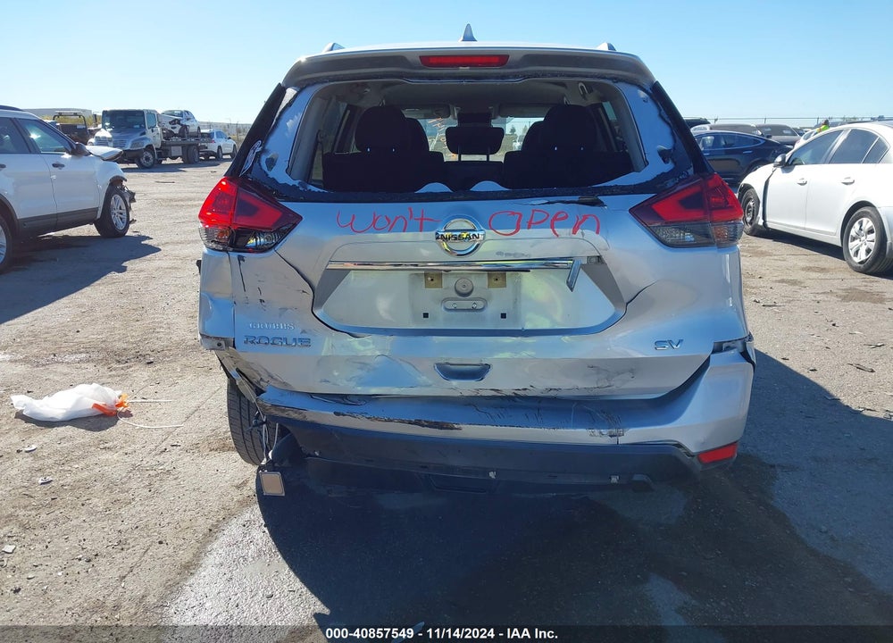 2018 NISSAN ROGUE SV VIN: KNMAT2MT1JP533821
