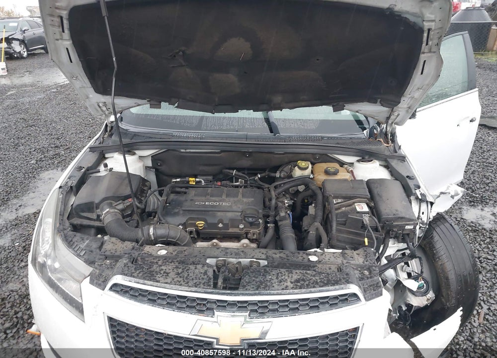 2014 CHEVROLET CRUZE 1LT AUTO VIN: 1G1PC5SB6E7106669