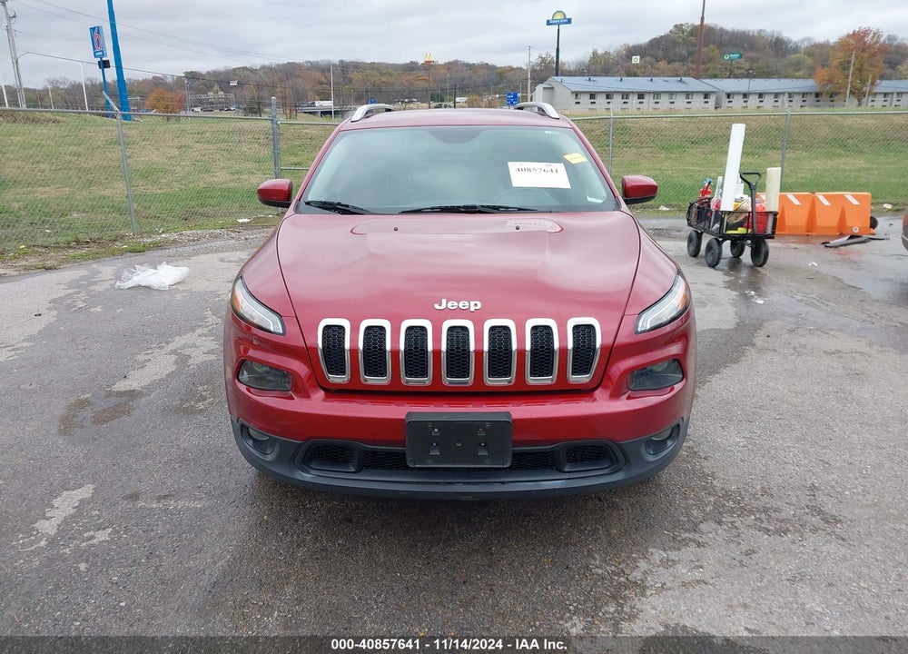 2017 JEEP CHEROKEE LATITUDE FWD VIN: 1C4PJLCB3HW586860