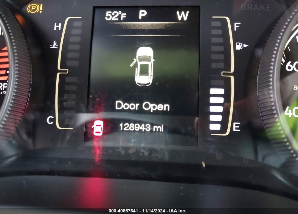 2017 JEEP CHEROKEE LATITUDE FWD VIN: 1C4PJLCB3HW586860