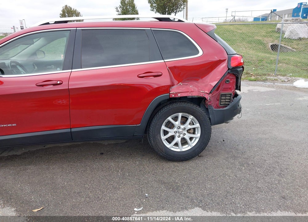 2017 JEEP CHEROKEE LATITUDE FWD VIN: 1C4PJLCB3HW586860