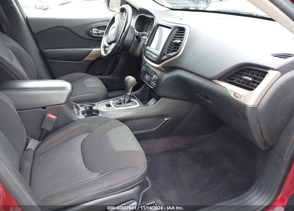 2017 JEEP CHEROKEE LATITUDE FWD VIN: 1C4PJLCB3HW586860