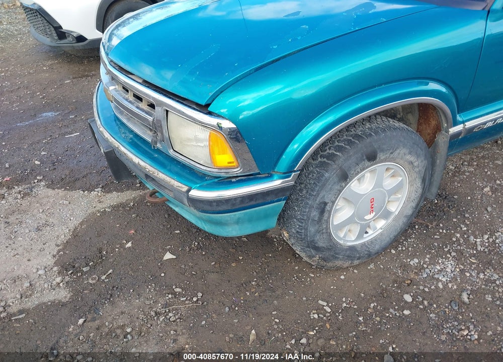 1996 CHEVROLET BLAZER VIN: 1GNDT13W4T2167024