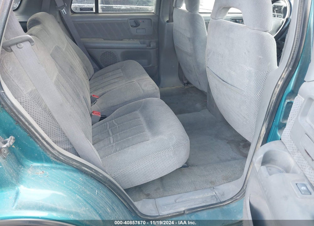 1996 CHEVROLET BLAZER VIN: 1GNDT13W4T2167024