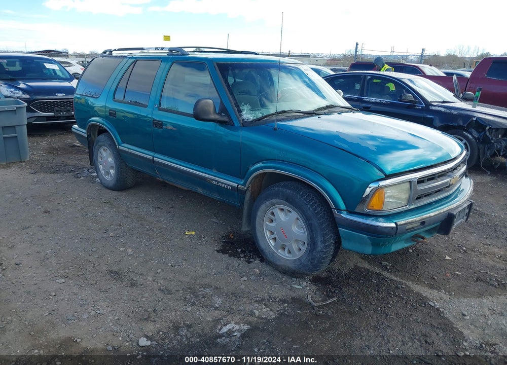 1996 CHEVROLET BLAZER VIN: 1GNDT13W4T2167024