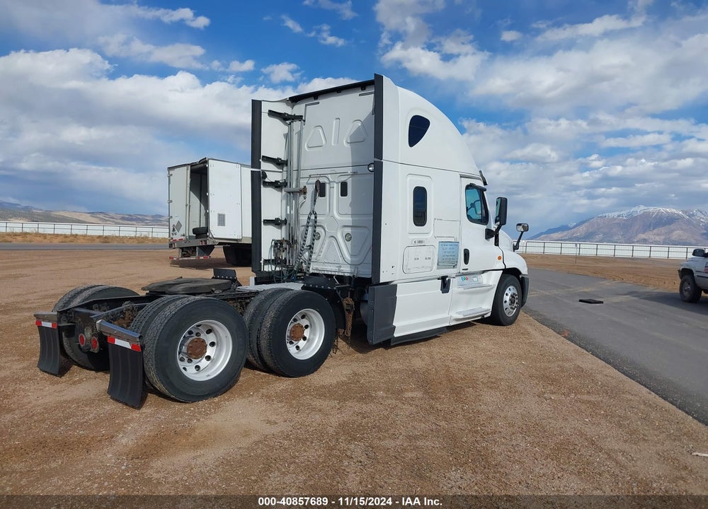 2016 FREIGHTLINER CASCADIA 125 VIN: 3AKJGLD53GSGZ1329