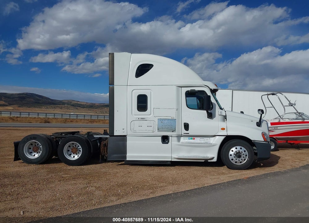 2016 FREIGHTLINER CASCADIA 125 VIN: 3AKJGLD53GSGZ1329