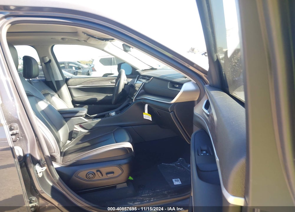 2023 JEEP GRAND CHEROKEE LIMITED 4X2 VIN: 1C4RJGBG1PC563784