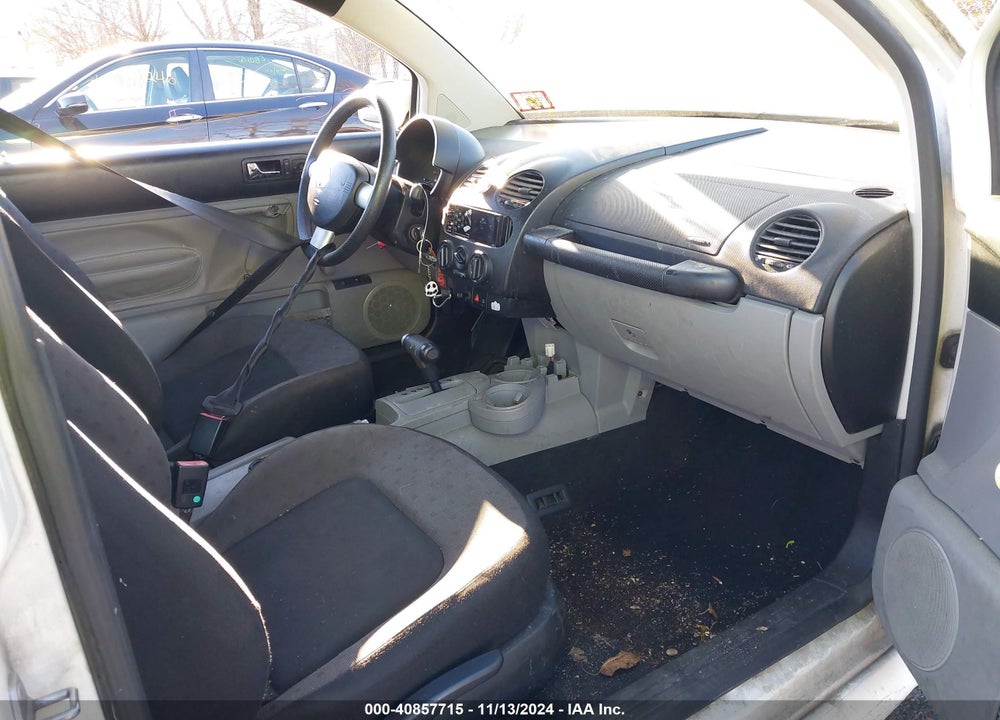 2002 VOLKSWAGEN NEW BEETLE GL VIN: 3VWBK21C52M406134