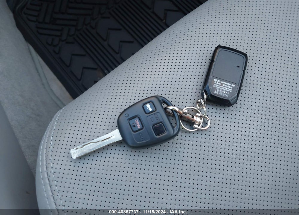 2005 LEXUS ES 330 VIN: JTHBA30G955073560